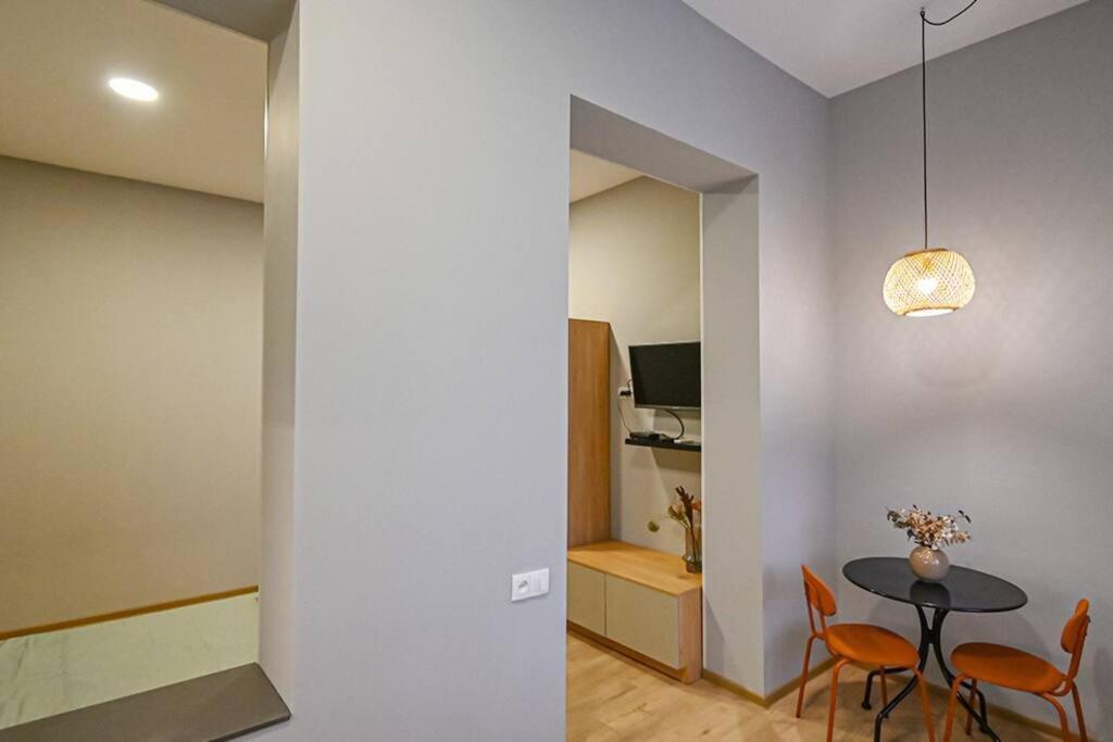 Studio With Balcony In Old City Тбілісі Екстер'єр фото